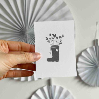 Stempel Blumen im Gummistiefel M - perfekt für blumige Grüße zum Geburtstag, schöne DIY-Karten, Deko und mehr.