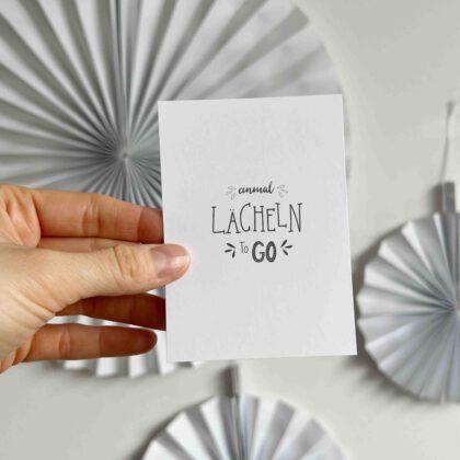 Stempel Lächeln to go - perfekt für DIY-Karten, Geschenke und Anhänger, die ein Lächeln ins Gesicht zaubern